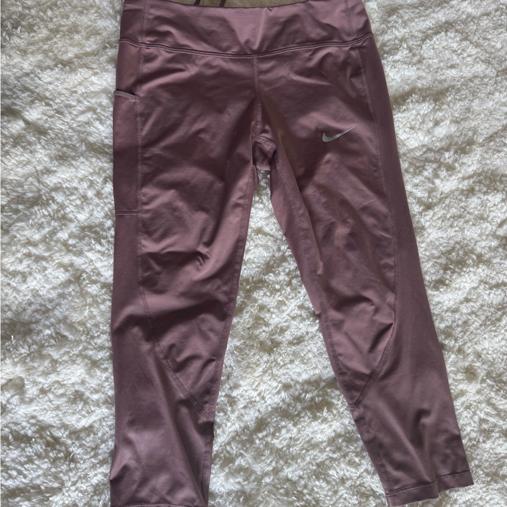 Nike Dusty Pink Cropped Leggings